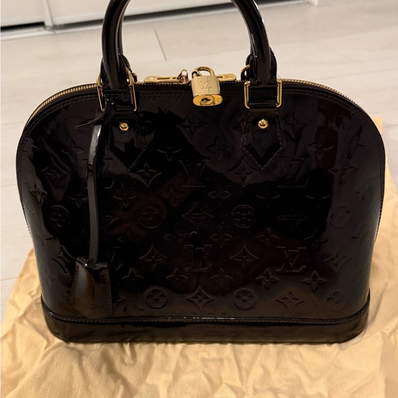 Louis Vuitton Deep Plum Patent Leather Women's Bag - Picture 9 of 12